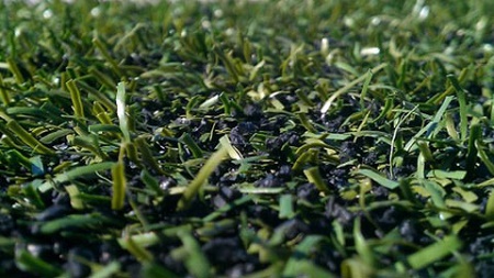 Vui chơi trên sân cỏ có thực sự an toàn