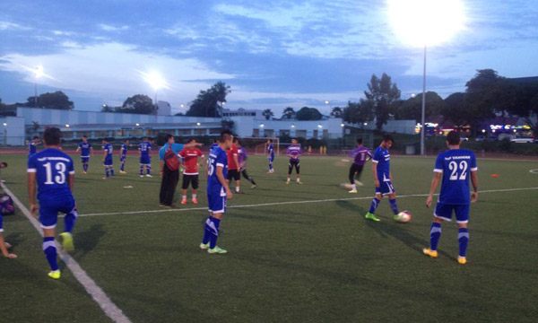 U23 Việt Nam thưởng thức đặc sản sân cỏ nhân tạo – tại Sea Games 28 Singapore