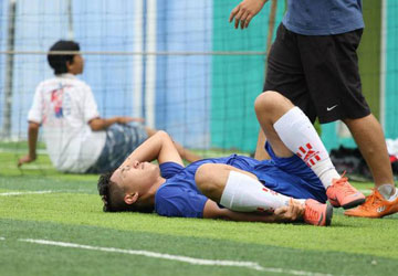 Thông tin ngoài lề việc chơi bóng trên sân cỏ nhân tạo