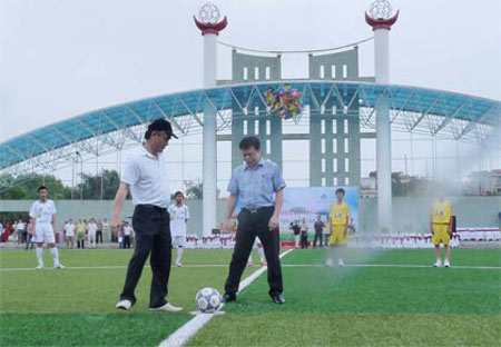 Sân bóng đá trải cỏ nhân tạo chuẩn quốc tế tại Hà Nội