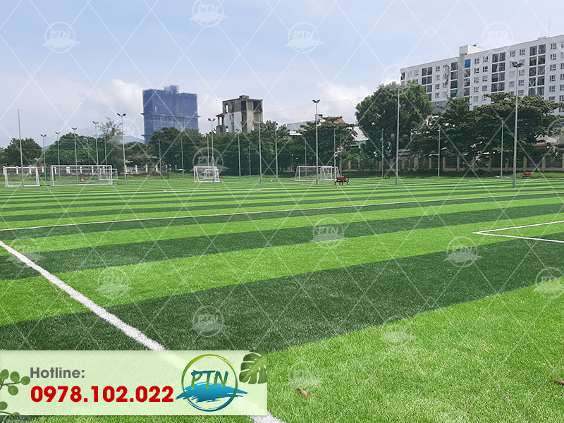 Thi công sân cỏ nhân tạo Hoàng Gia- Hoàng Minh Giám- Hà Nội