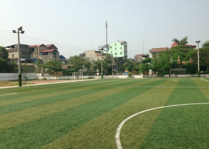 thanh lý cỏ nhân tạo sân bóng