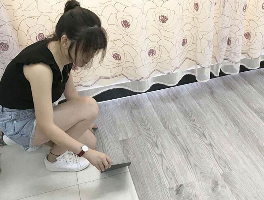 Sàn nhựa tự dính