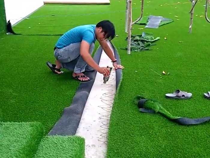 Thi công cỏ nhân tạo sân vườn nhà cô Hoa - Chí Linh Hải Dương Thi công cỏ nhân tạo sân vườn